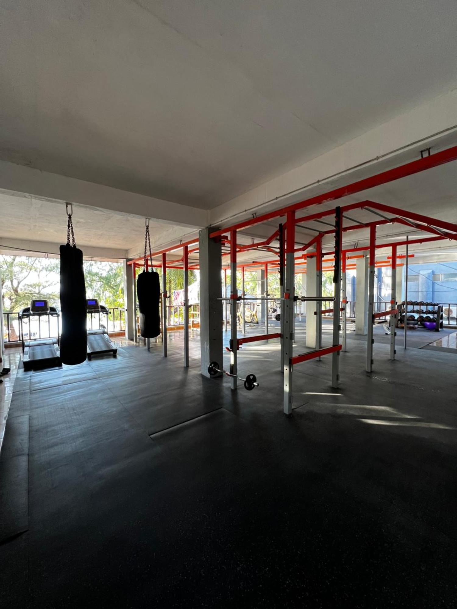 Tropica Gili Total Body Fit - Free Access Gym And Coworking Space Gili Trawangan Exteriör bild