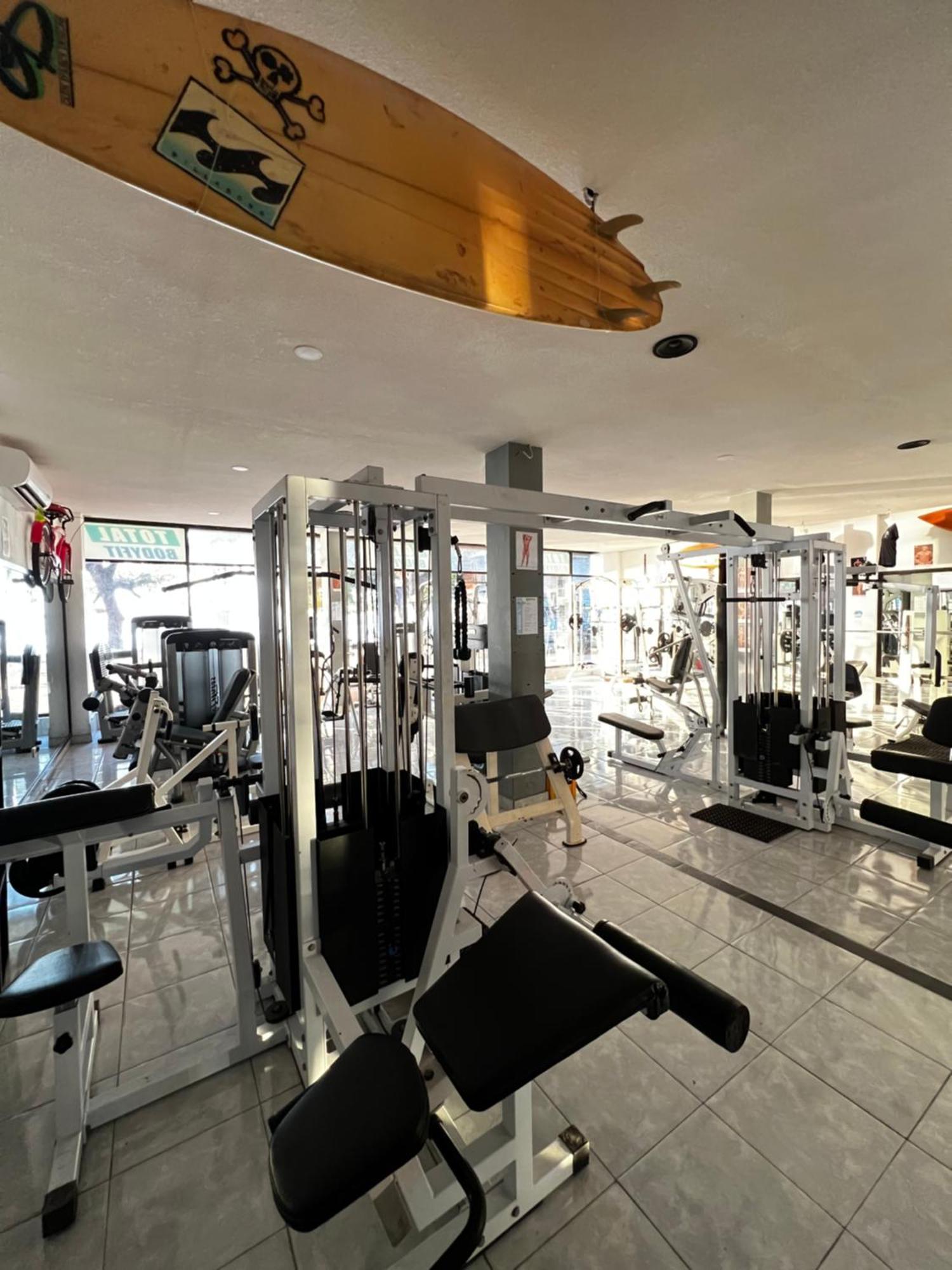 Tropica Gili Total Body Fit - Free Access Gym And Coworking Space Gili Trawangan Exteriör bild