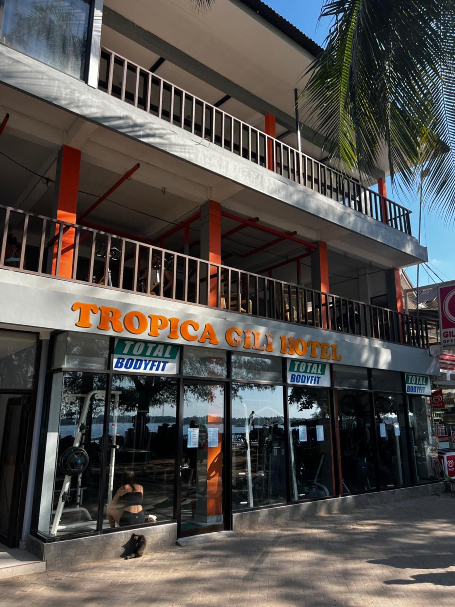 Tropica Gili Total Body Fit - Free Access Gym And Coworking Space Hotell Gili Trawangan Exteriör bild