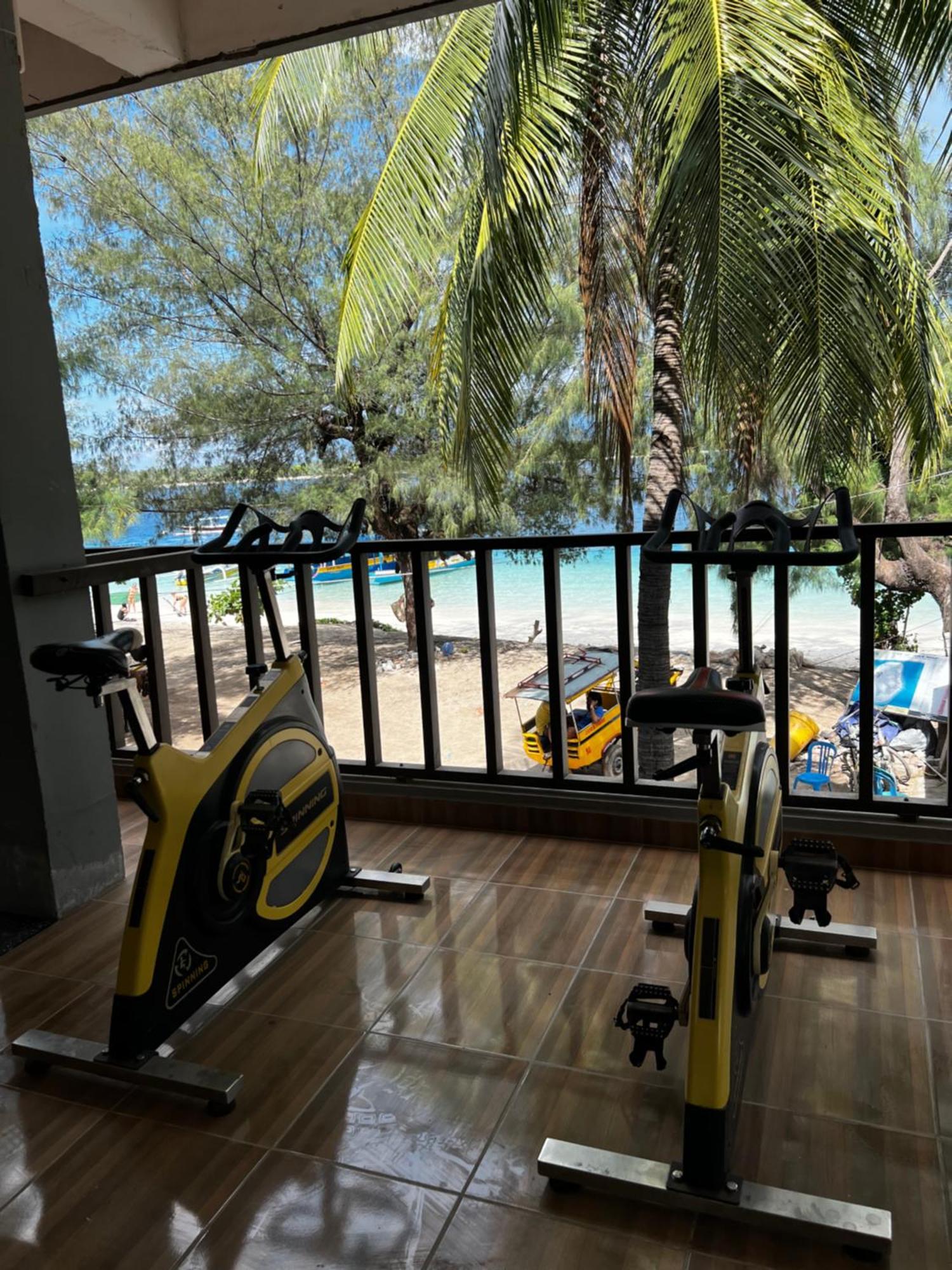 Tropica Gili Total Body Fit - Free Access Gym And Coworking Space Gili Trawangan Exteriör bild