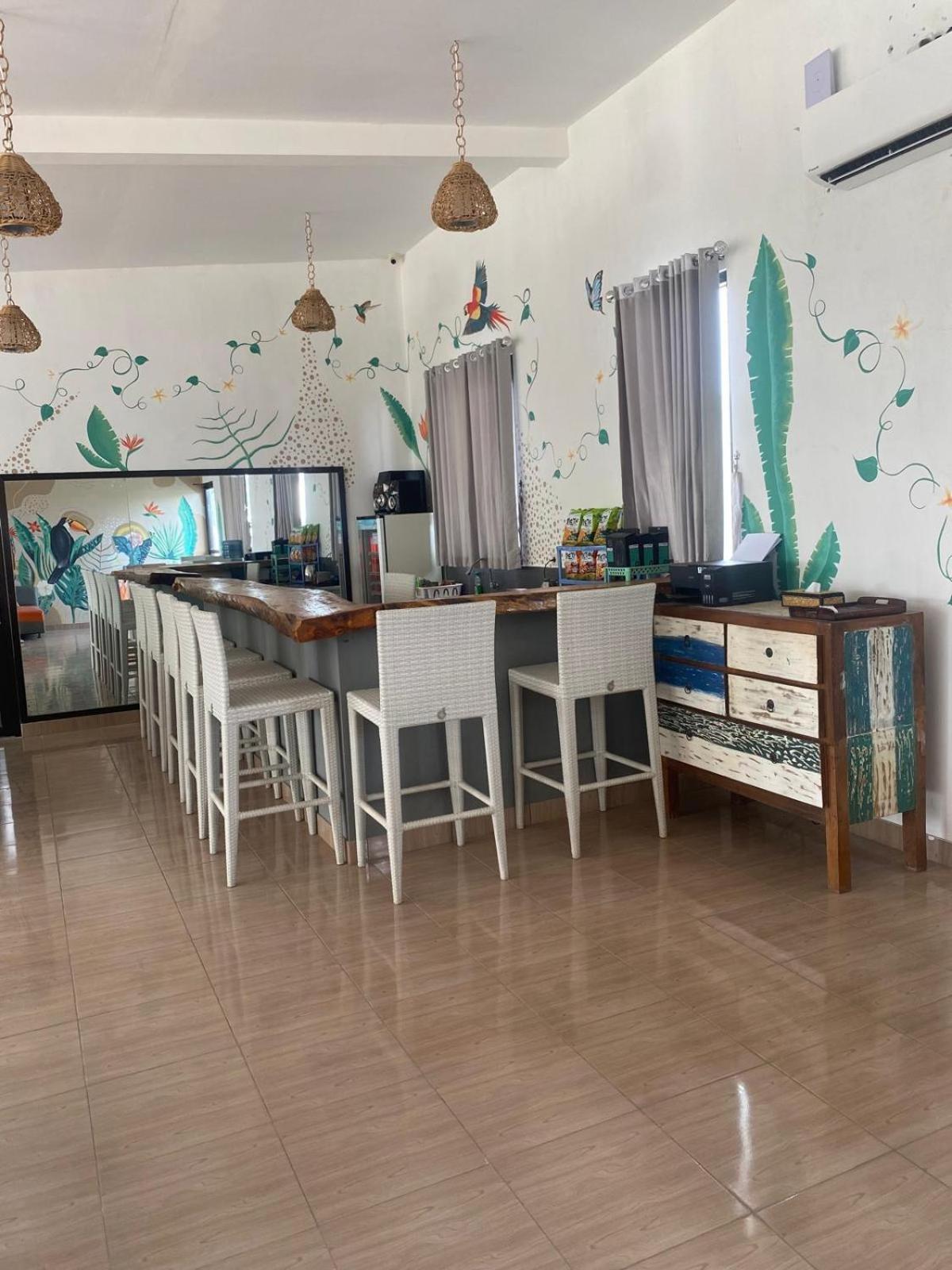 Tropica Gili Total Body Fit - Free Access Gym And Coworking Space Gili Trawangan Exteriör bild