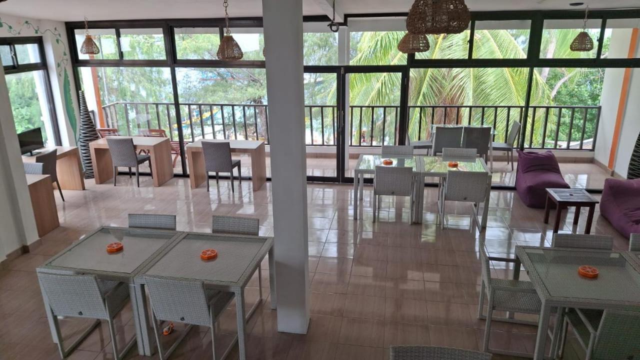 Tropica Gili Total Body Fit - Free Access Gym And Coworking Space Gili Trawangan Exteriör bild