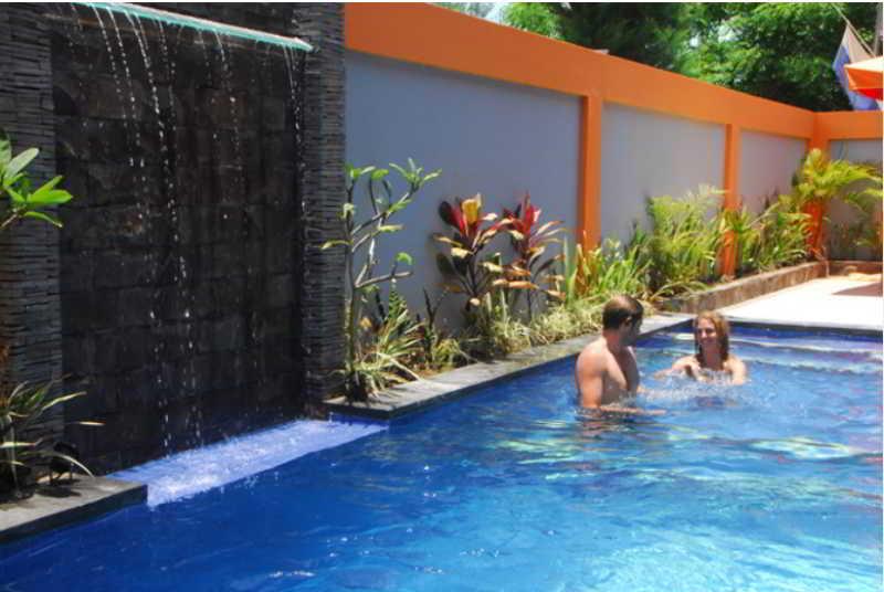 Tropica Gili Total Body Fit - Free Access Gym And Coworking Space Gili Trawangan Exteriör bild