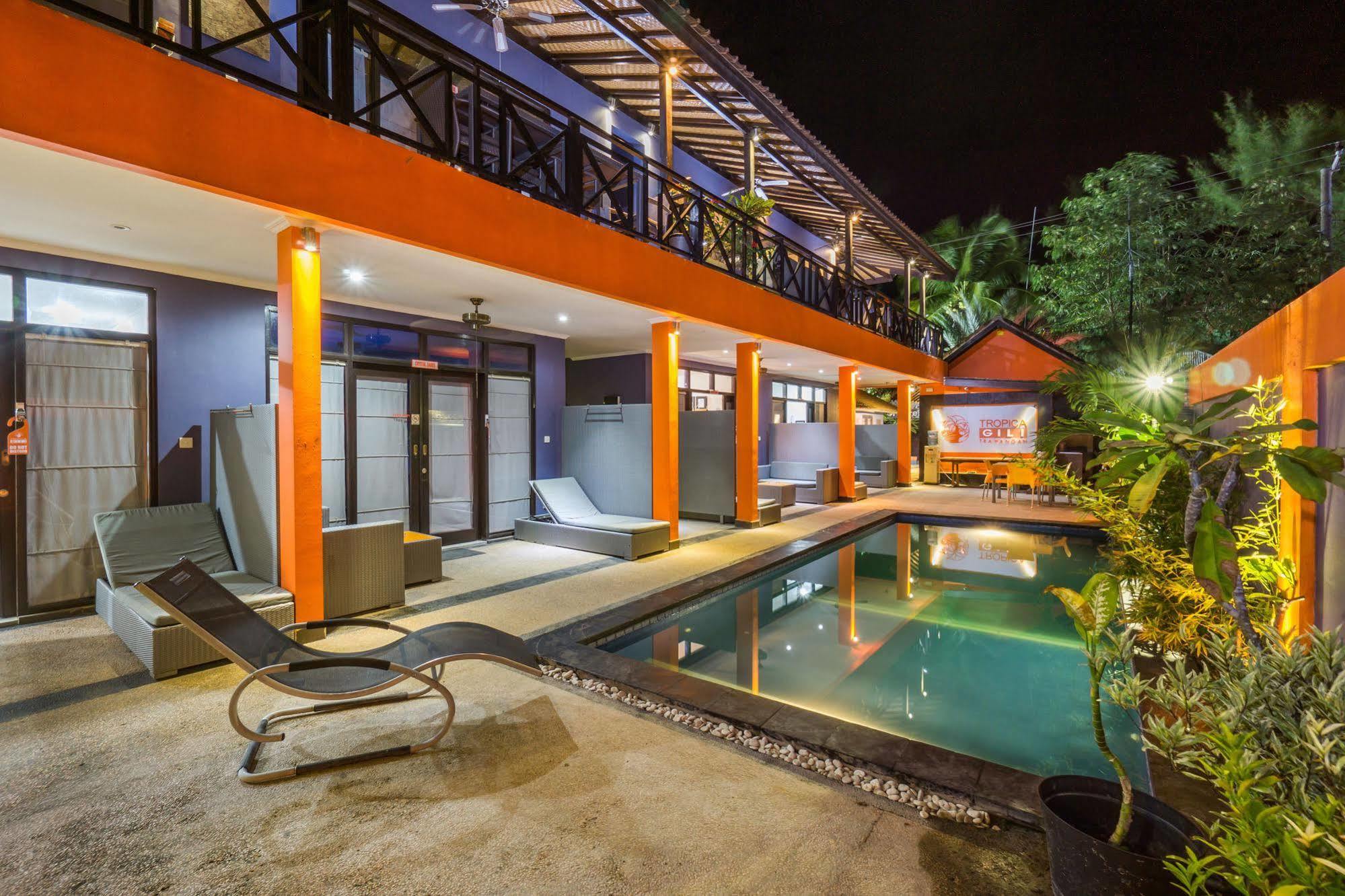 Tropica Gili Total Body Fit - Free Access Gym And Coworking Space Gili Trawangan Exteriör bild