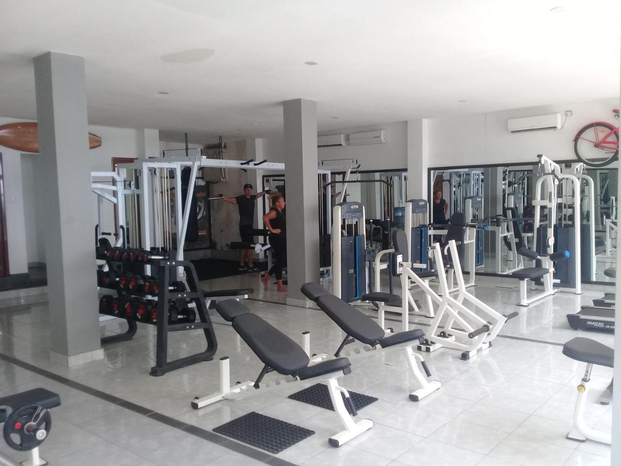 Tropica Gili Total Body Fit - Free Access Gym And Coworking Space Hotell Gili Trawangan Exteriör bild