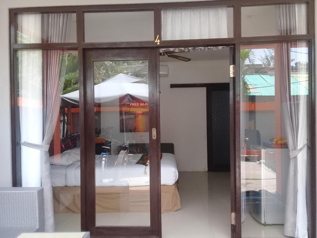 Tropica Gili Total Body Fit - Free Access Gym And Coworking Space Gili Trawangan Exteriör bild