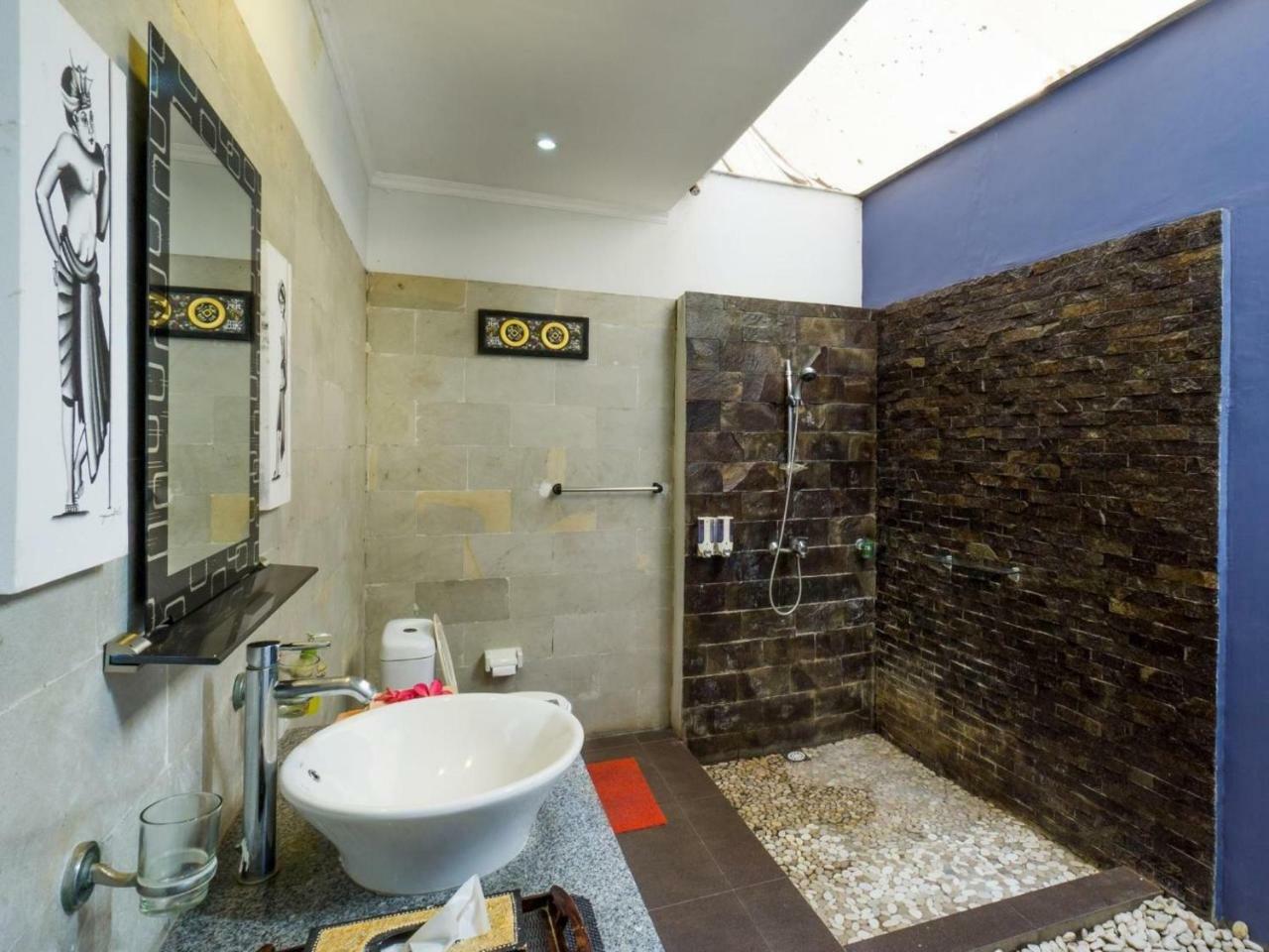 Tropica Gili Total Body Fit - Free Access Gym And Coworking Space Gili Trawangan Exteriör bild