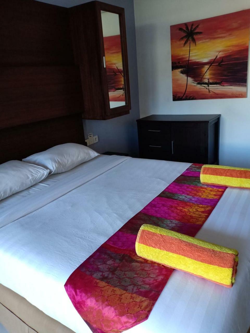Tropica Gili Total Body Fit - Free Access Gym And Coworking Space Gili Trawangan Exteriör bild